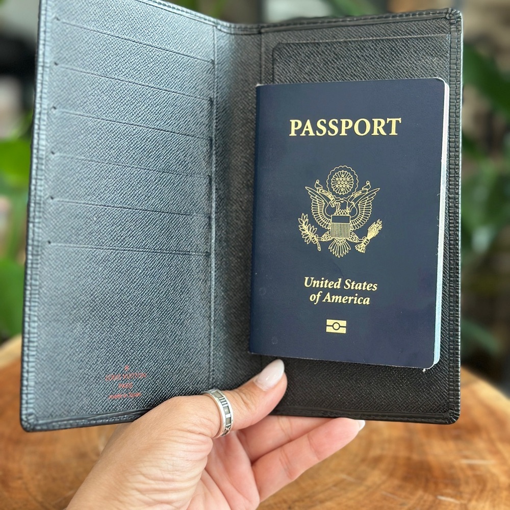 Louis Vuitton Epi Passport Holder / Long Continental Wallet Black CA1002 - Picture 7 of 12